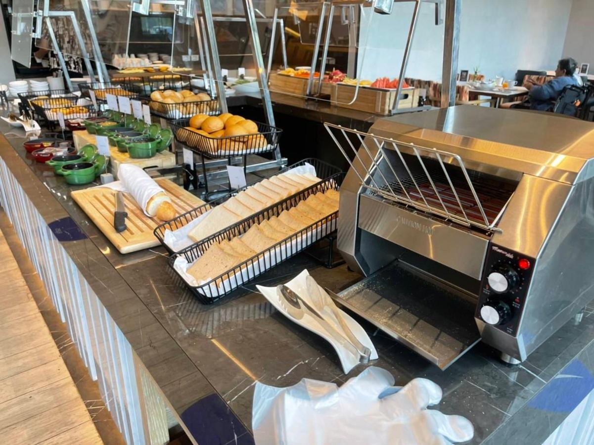 Novotel Bangkok Future Park Rangsit パトゥムターニー エクステリア 写真