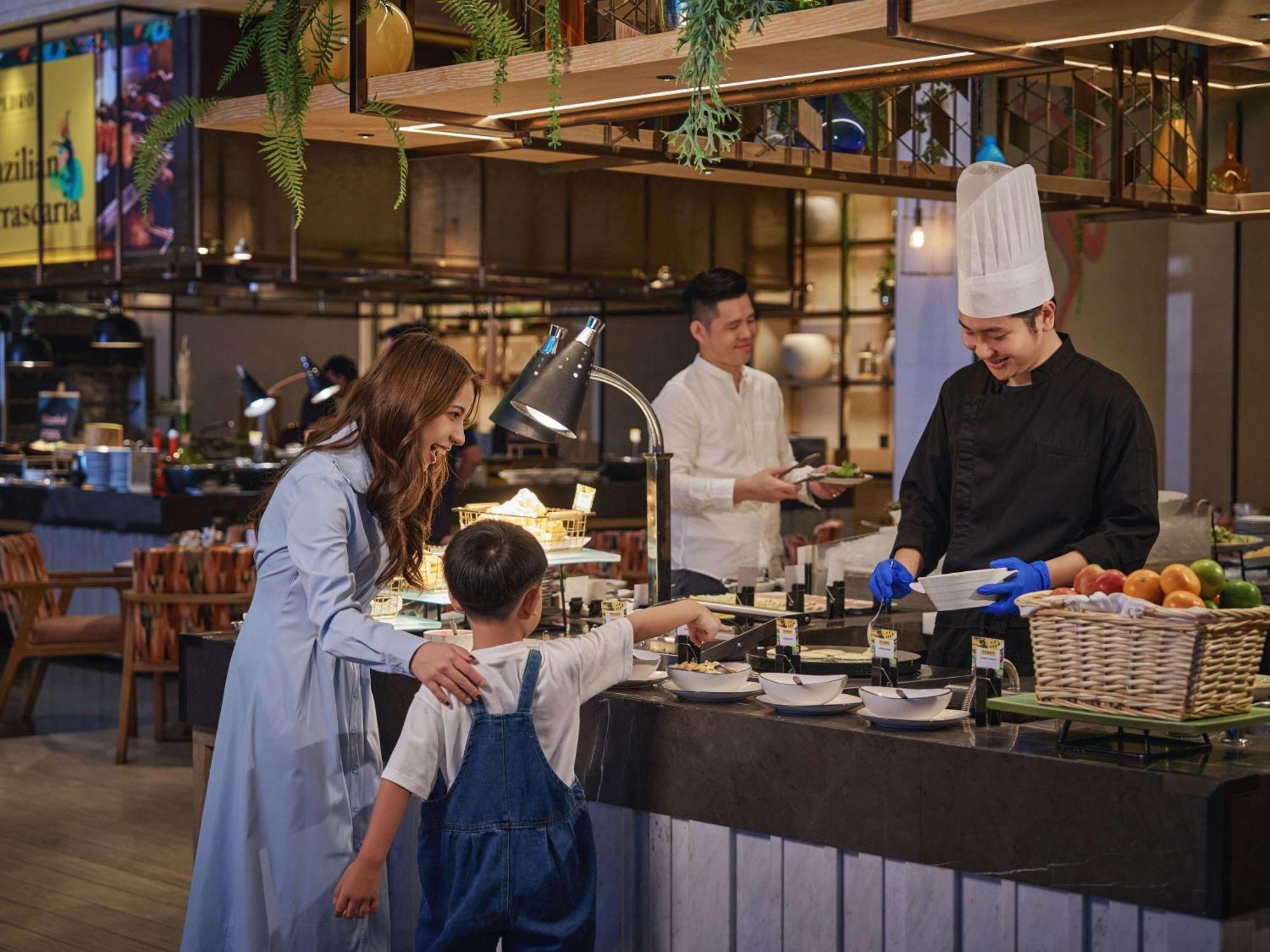 Novotel Bangkok Future Park Rangsit パトゥムターニー エクステリア 写真