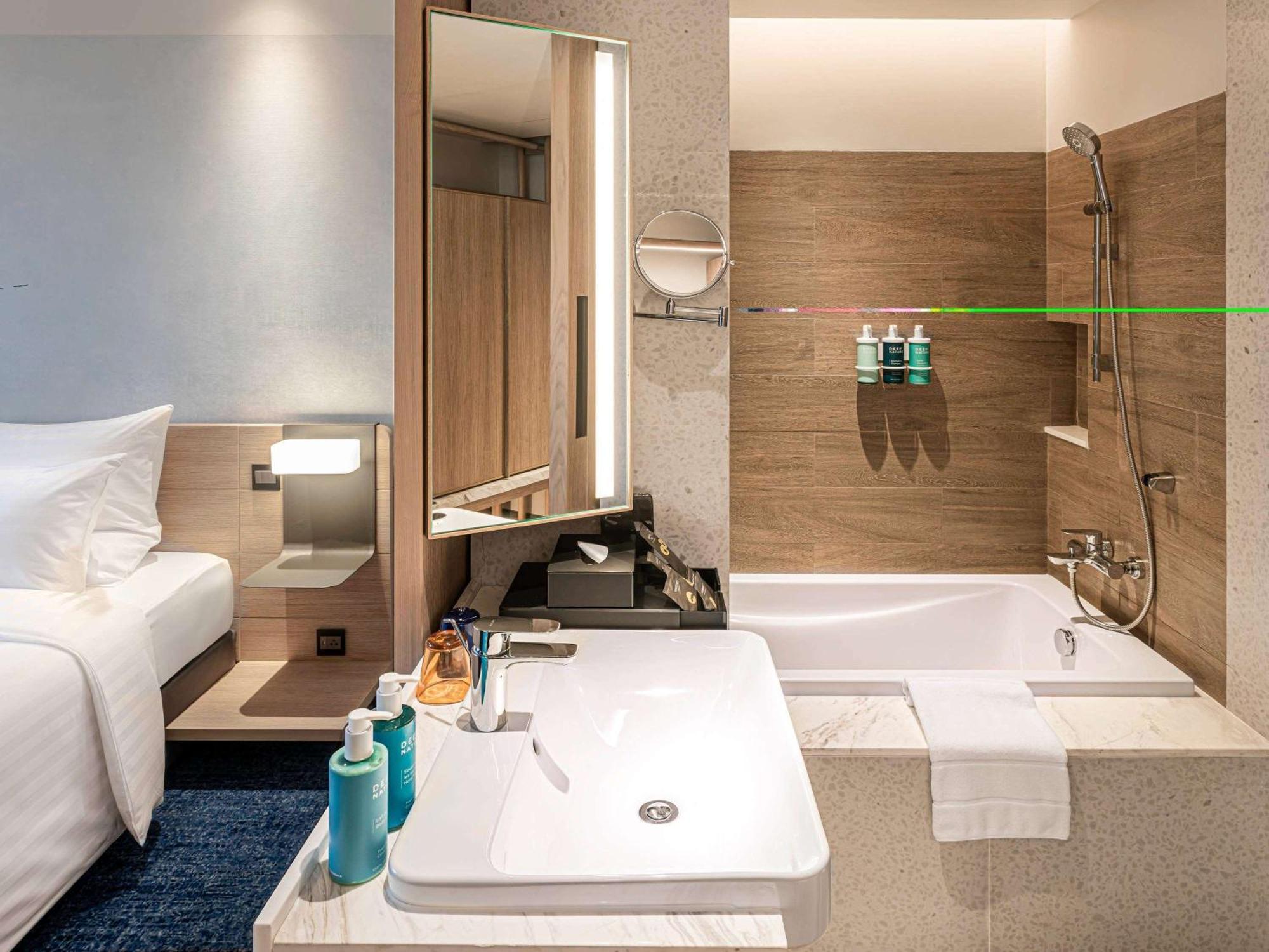 Novotel Bangkok Future Park Rangsit パトゥムターニー エクステリア 写真