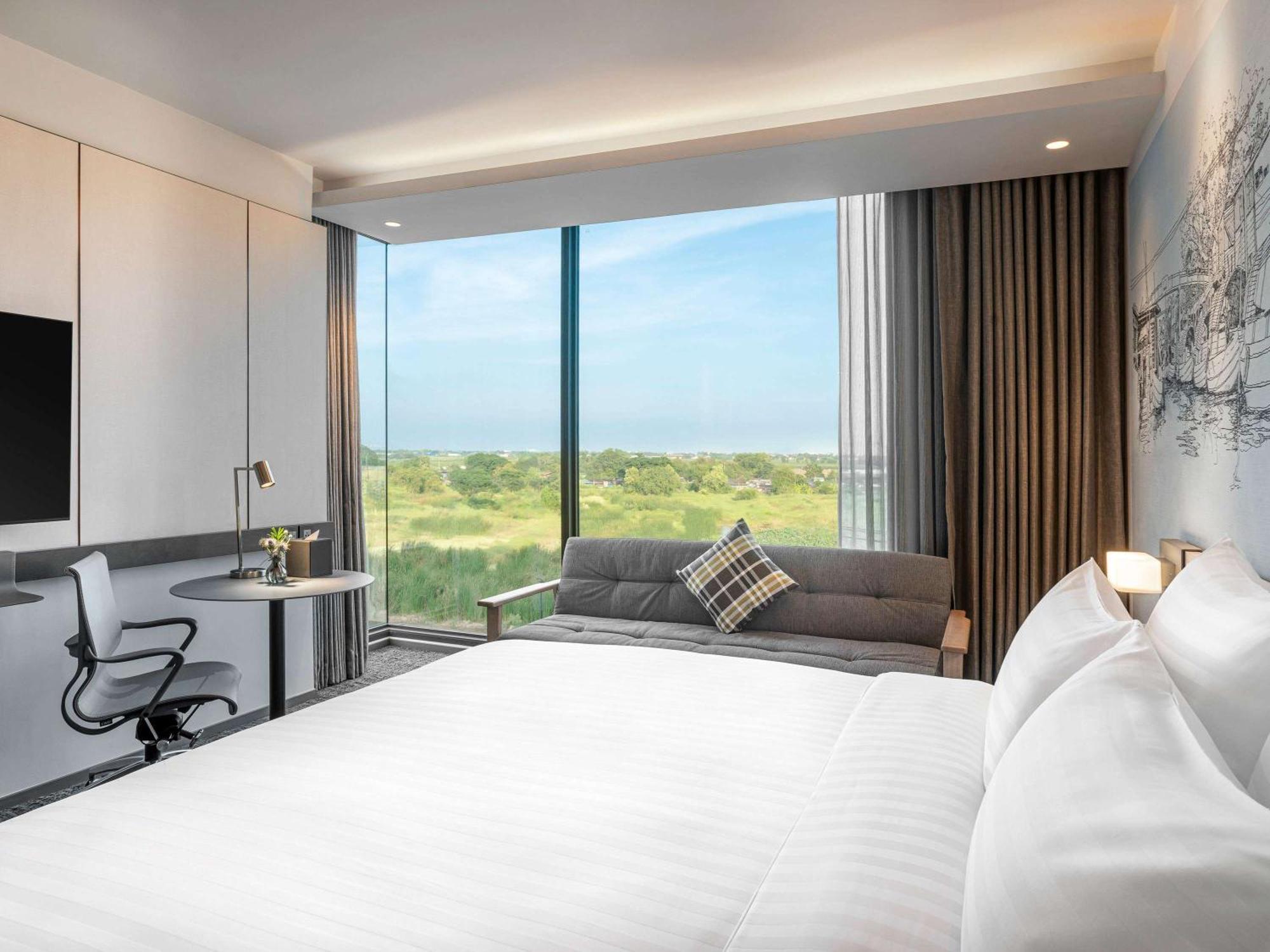 Novotel Bangkok Future Park Rangsit パトゥムターニー エクステリア 写真
